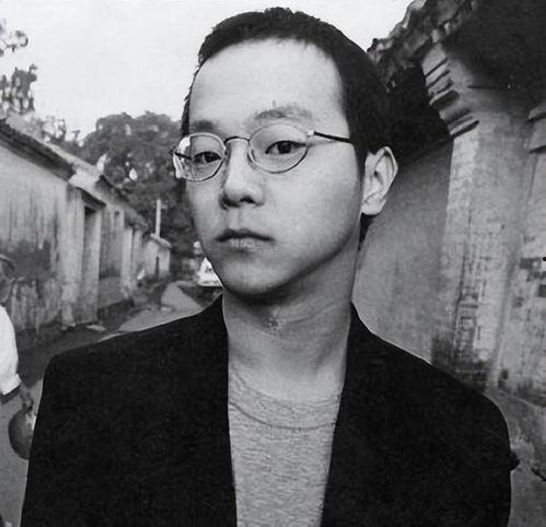 窦唯长发照片,复古摇滚风，演绎不羁艺术人生